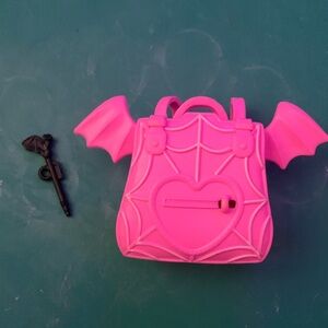 Monster High Draculaura Bat Wing pen and Heart Backpack Purse